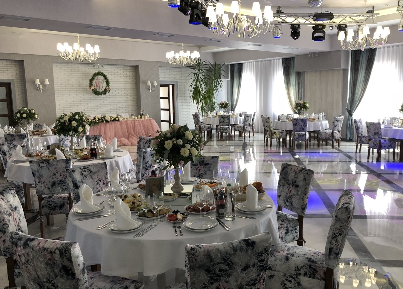 Заказати ресторан, ресторан на свято, ресторан для весiлля, Заказати банкетний зал